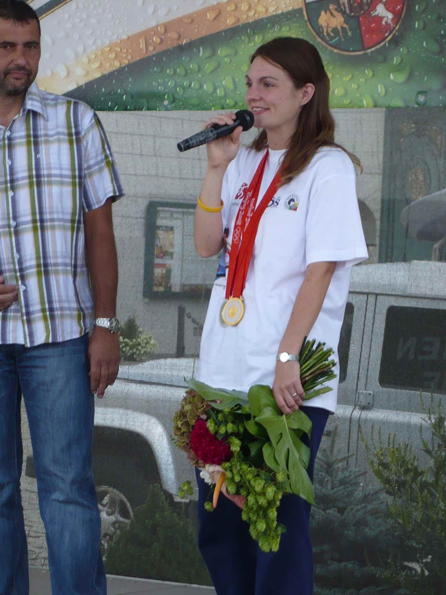 Emmons při projevu